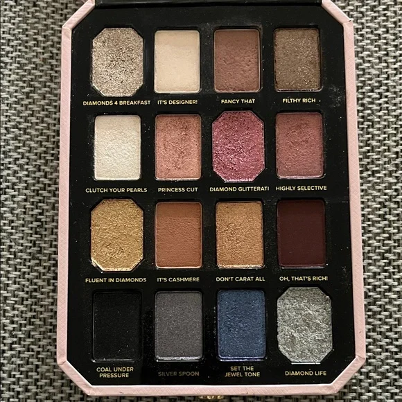 Too Faced Pretty Rich Eyeshadow Palette - Picture 4 of 4